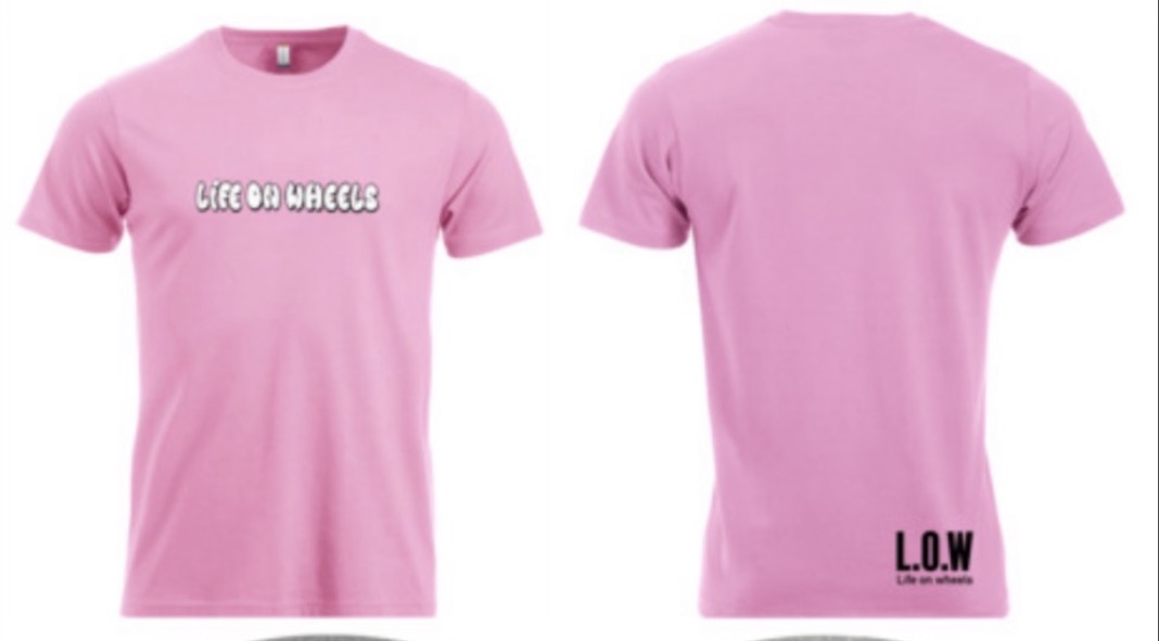 L.O.W T-shirt – Life on Wheels (PINK) – Skriv i kommentarfeltet hvilken str. 130/140, XS, S, M, L L.O.W T-shirt – Life on Wheels (PINK) – Skriv i kommentarfeltet hvilken str. 130/140, XS, S, M, L